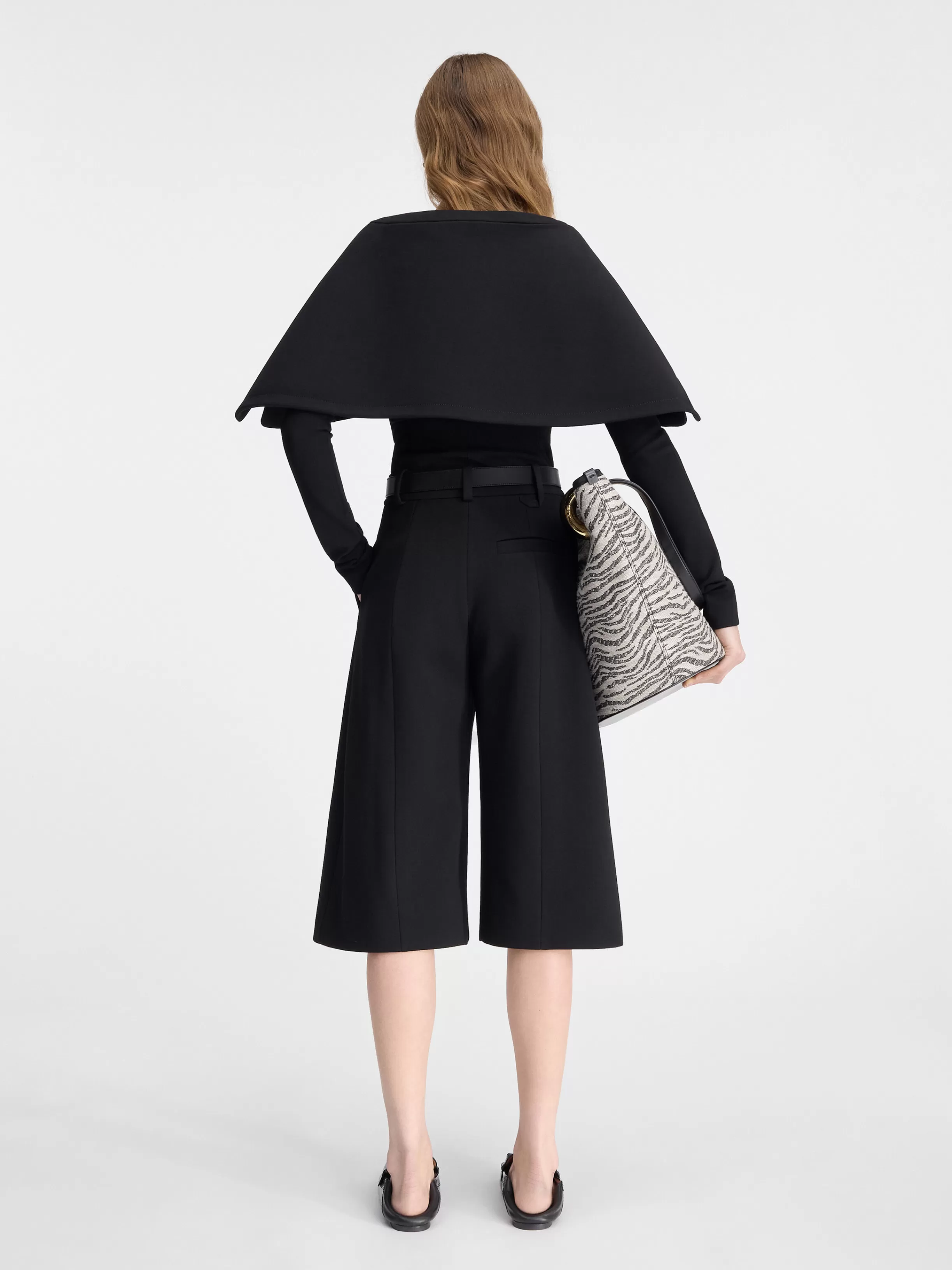 Jacquemus Trousers & Shorts*The Amalfi bermuda shorts Black