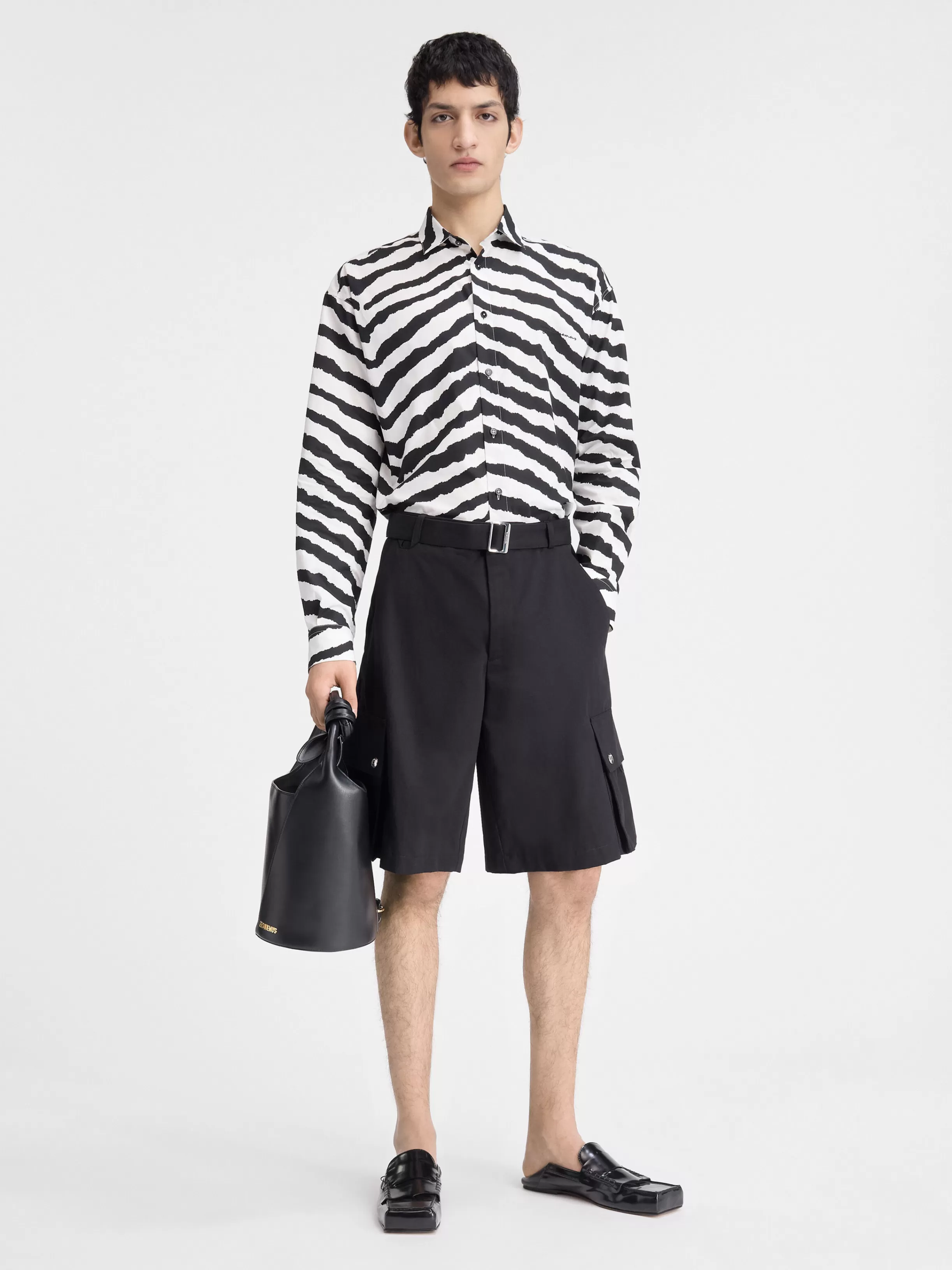 Jacquemus Trousers & Shorts*The cargo bermuda shorts Black