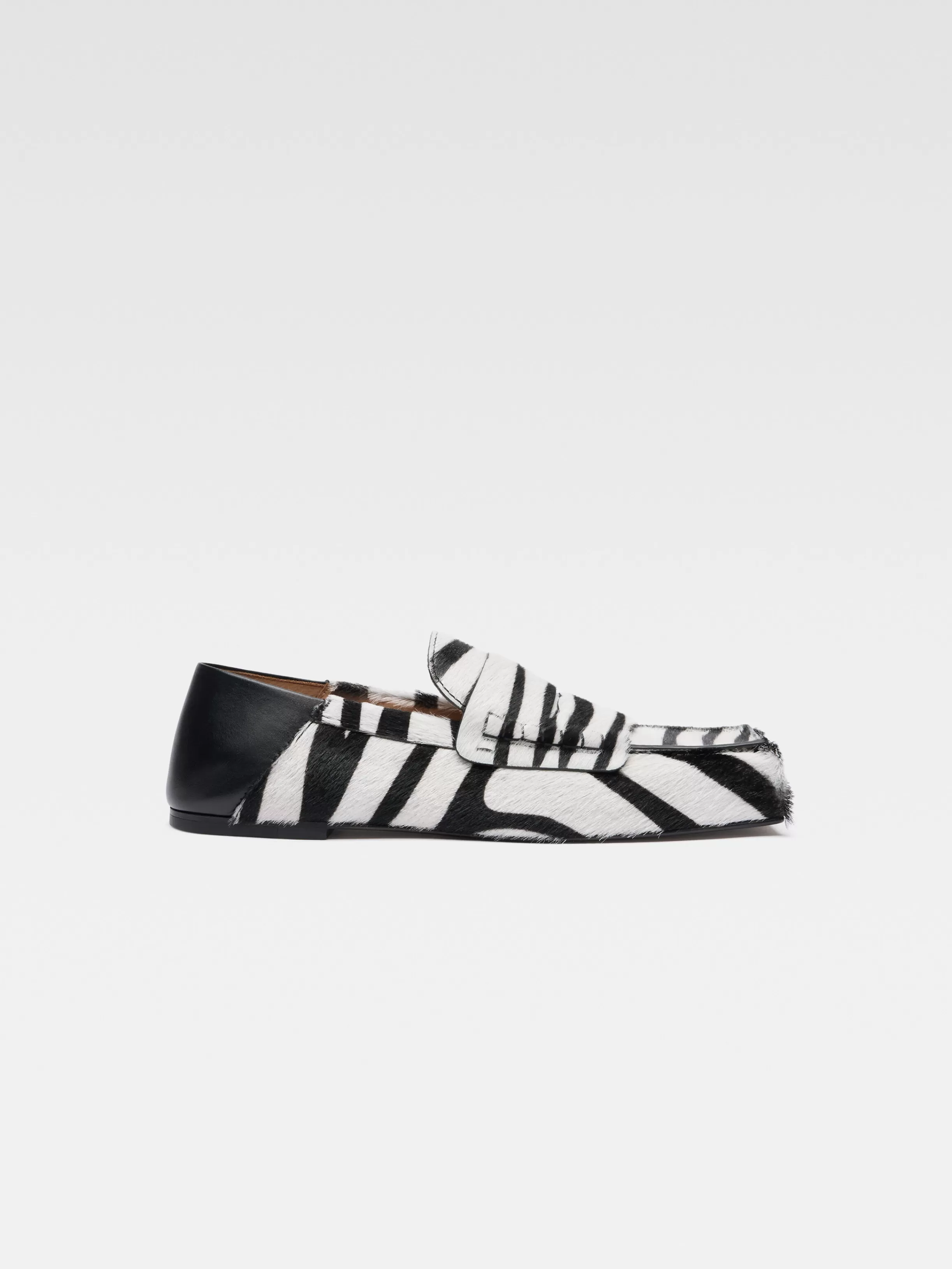 Jacquemus Shoes*The Carré loafers Black&whitezebra