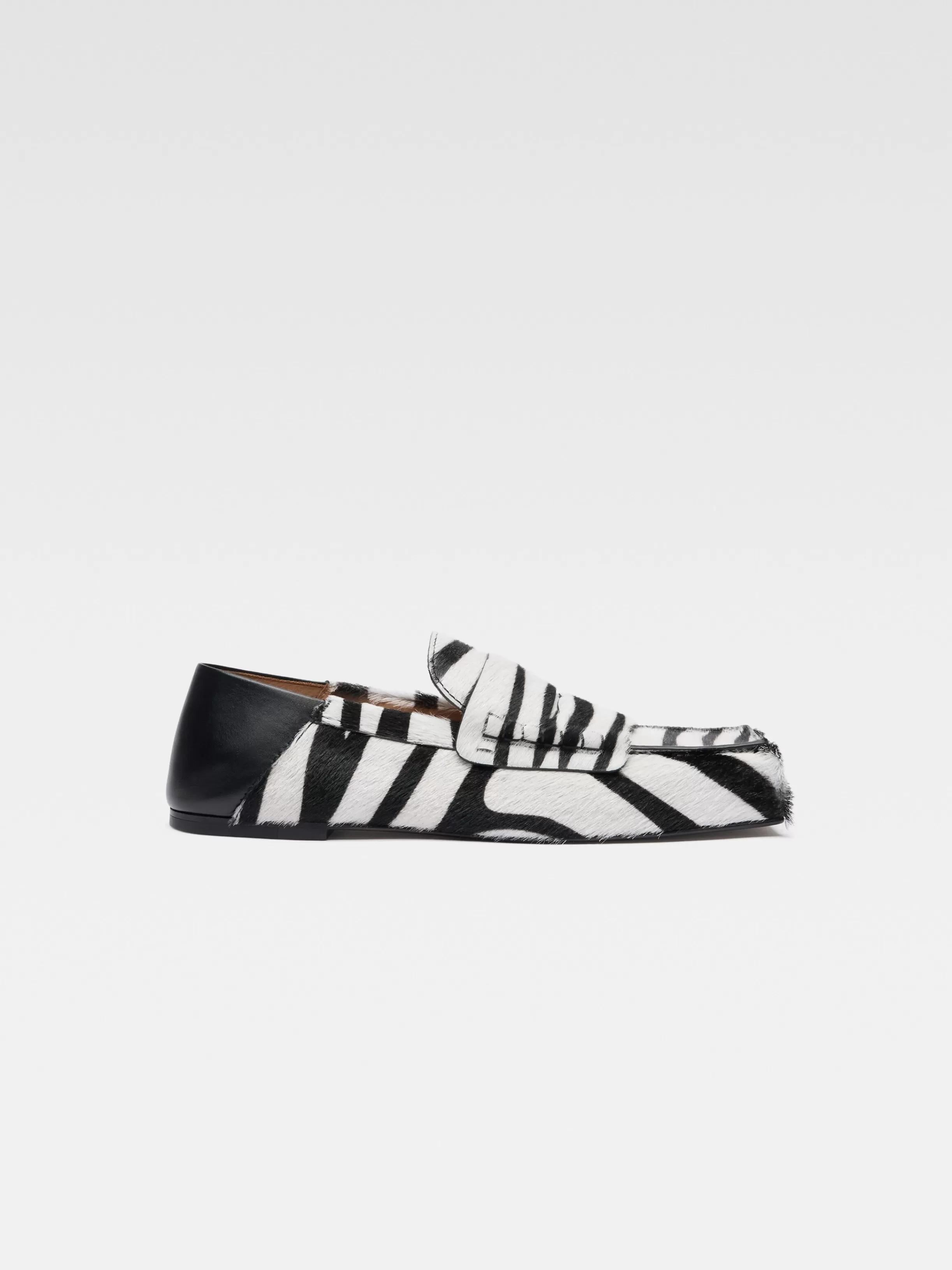 Jacquemus Shoes*The Carré loafers Black&whitezebra