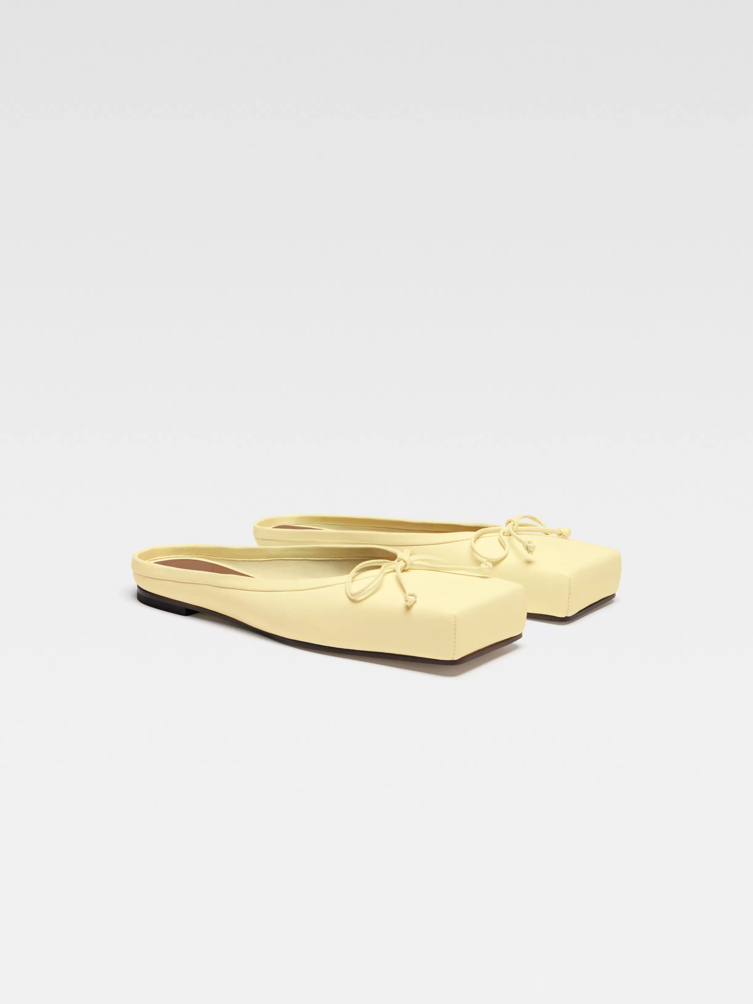 Jacquemus Shoes*The flat Ballet mules Paleyellow