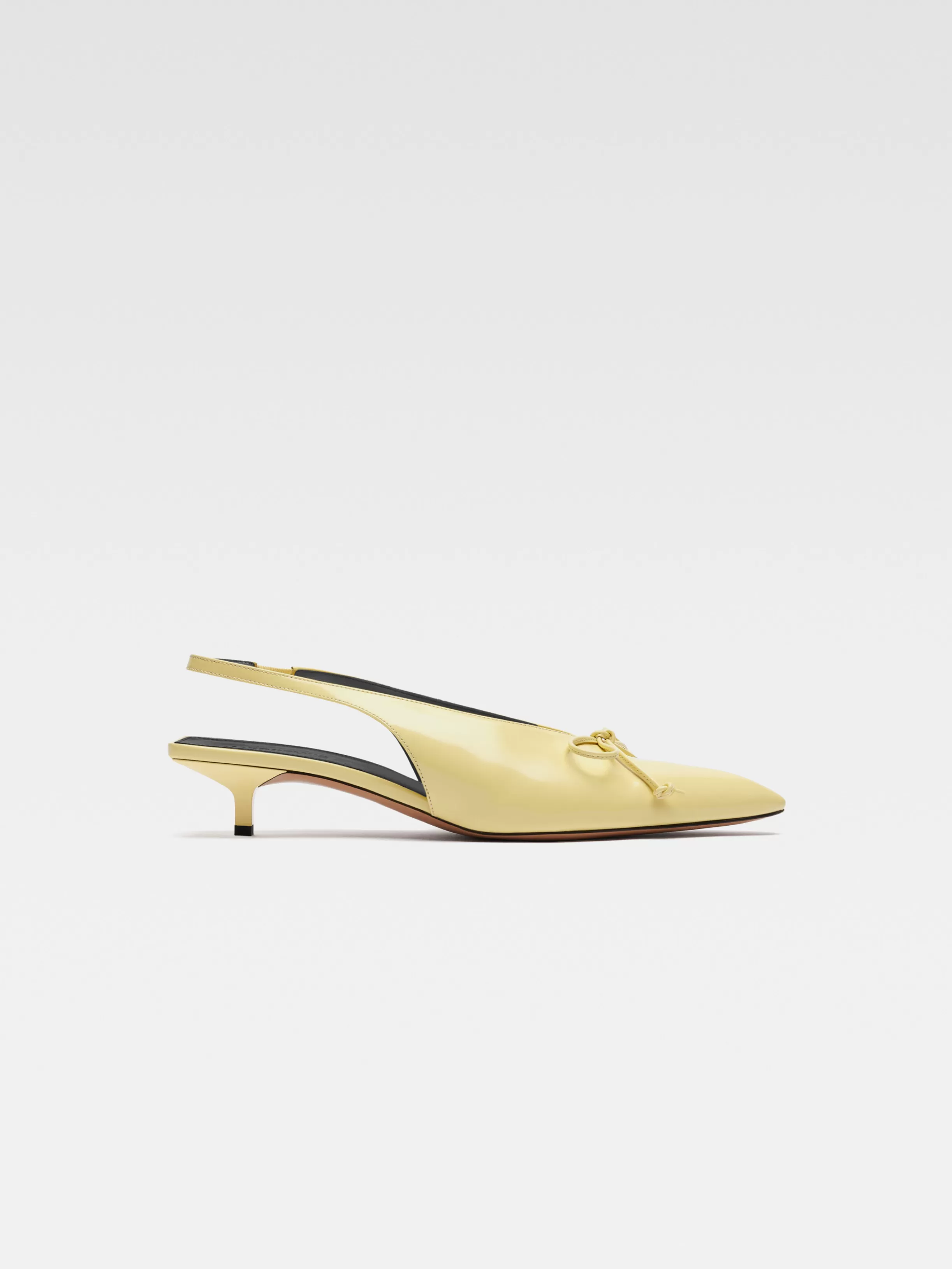 Jacquemus Shoes*The low Cubisto slingbacks Paleyellow