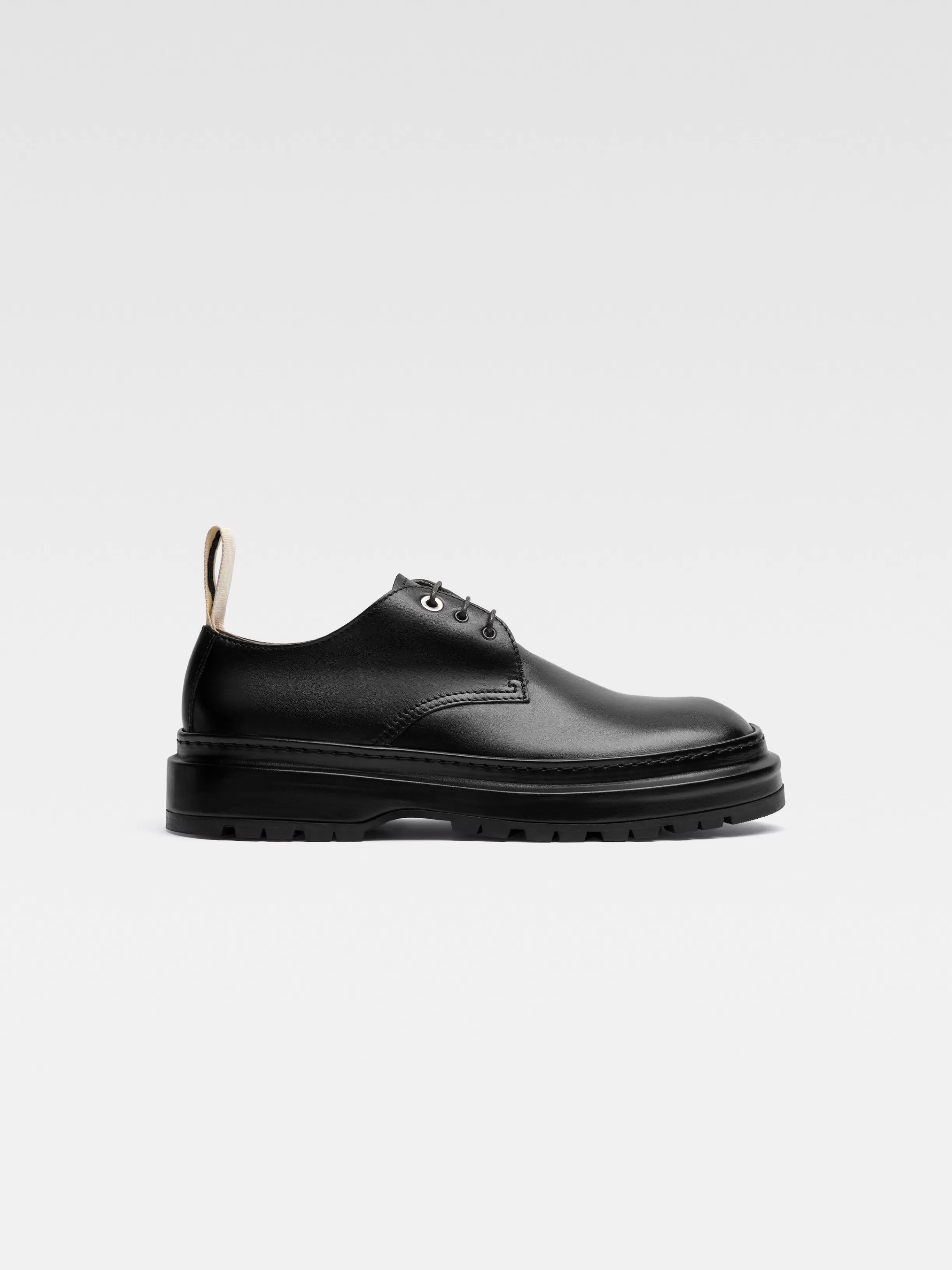 Jacquemus Shoes*The Pavane derby shoes Black